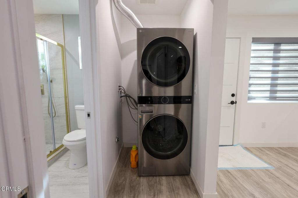 17314 Kingsbury Street 1/2