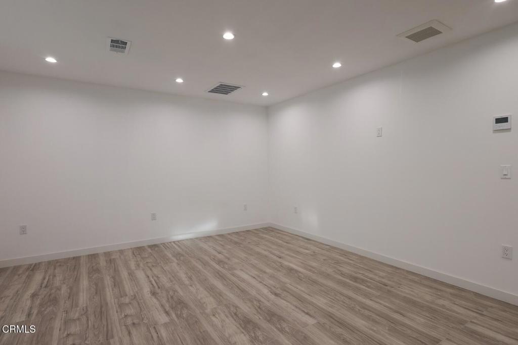 17314 Kingsbury Street 1/2