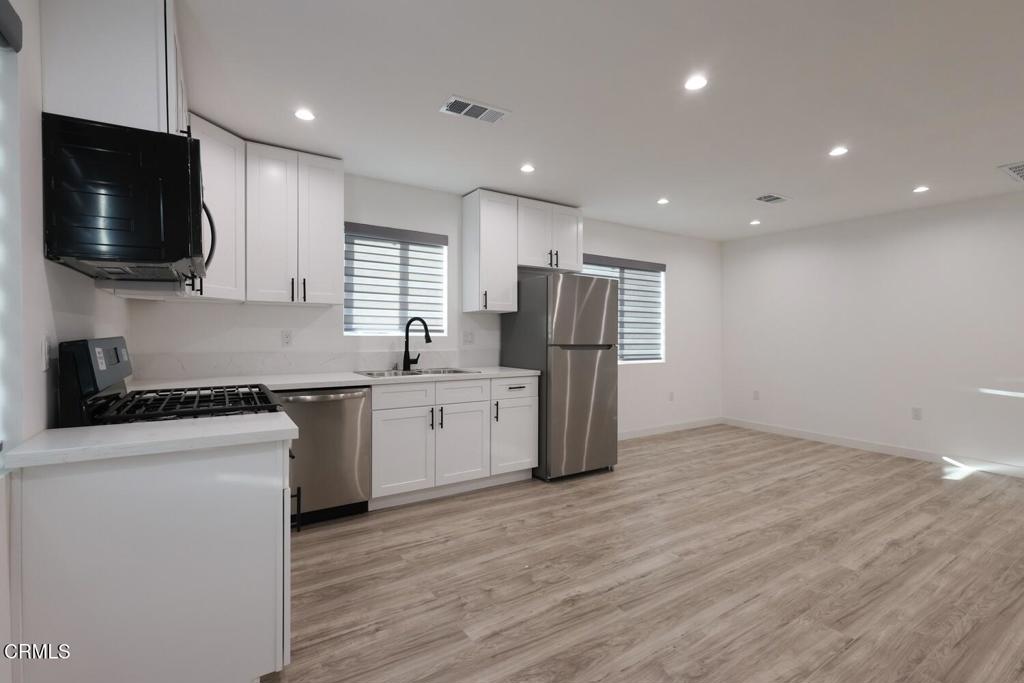 17314 Kingsbury Street 1/2