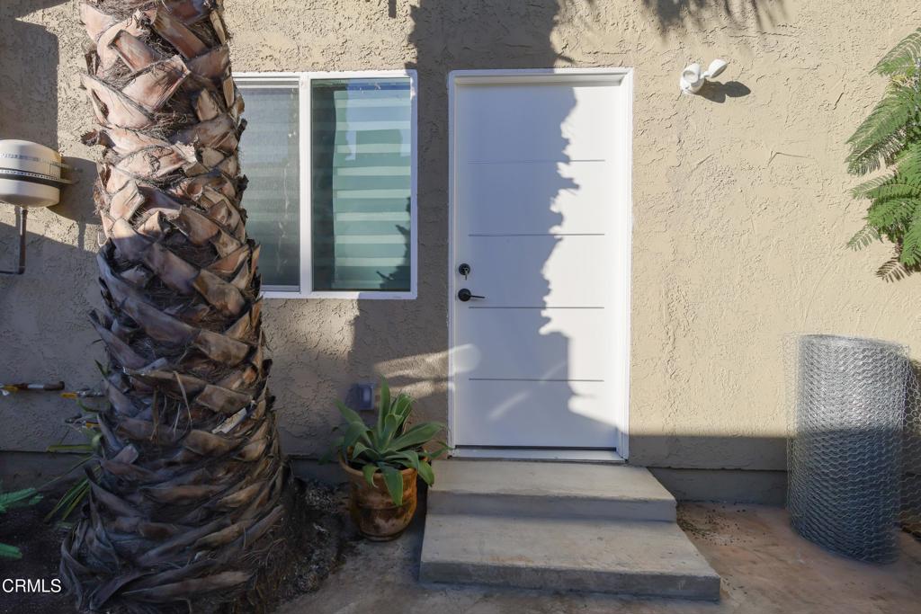 17314 Kingsbury Street 1/2