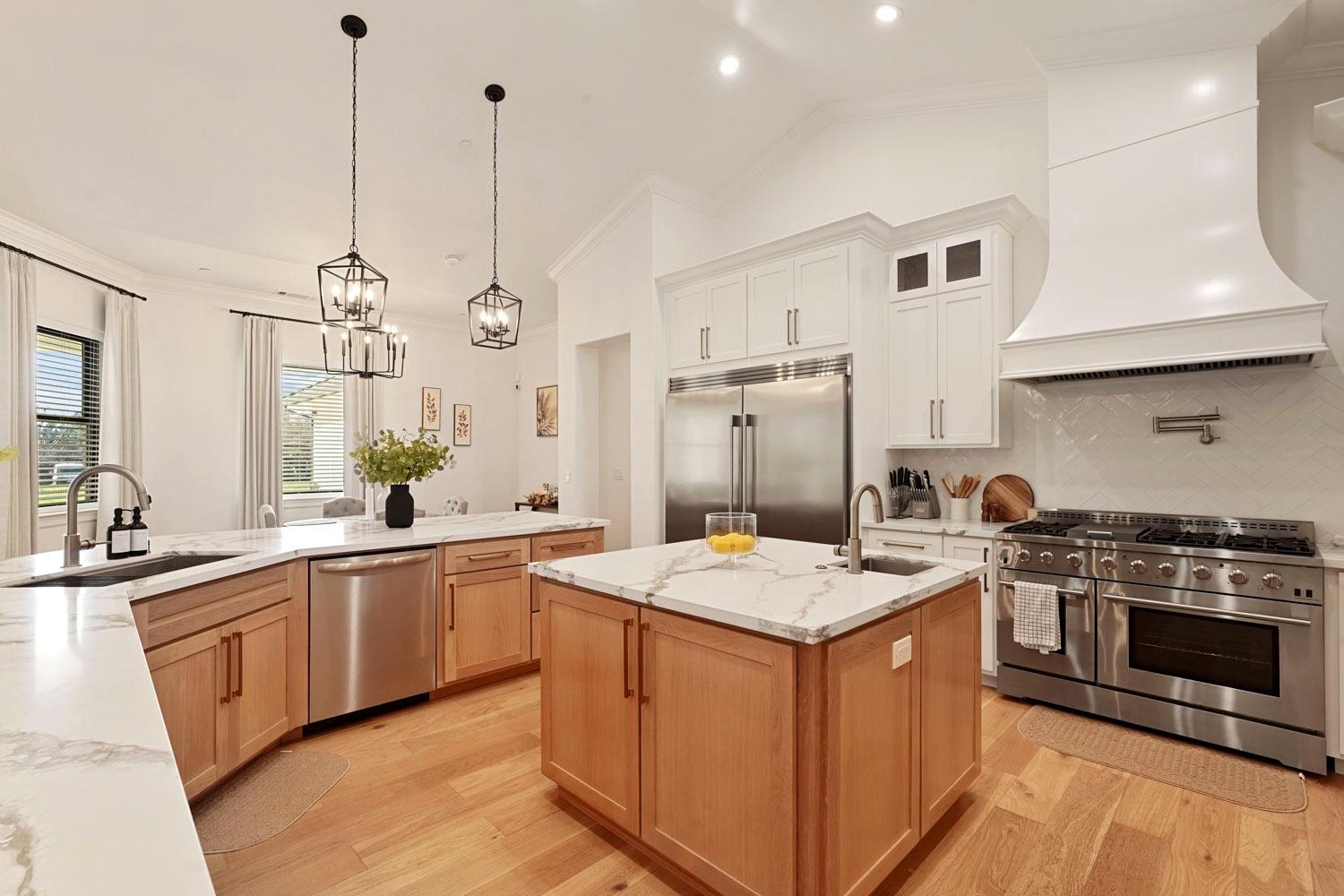 2133 N Quinley Avenue