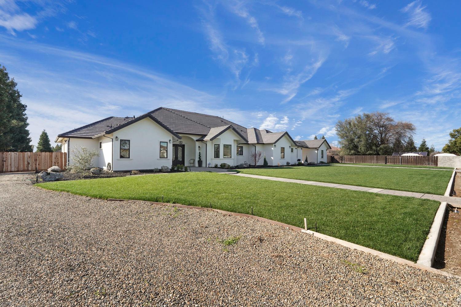 2133 N Quinley Avenue