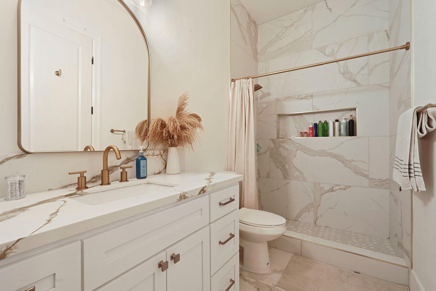 2133 N Quinley Avenue