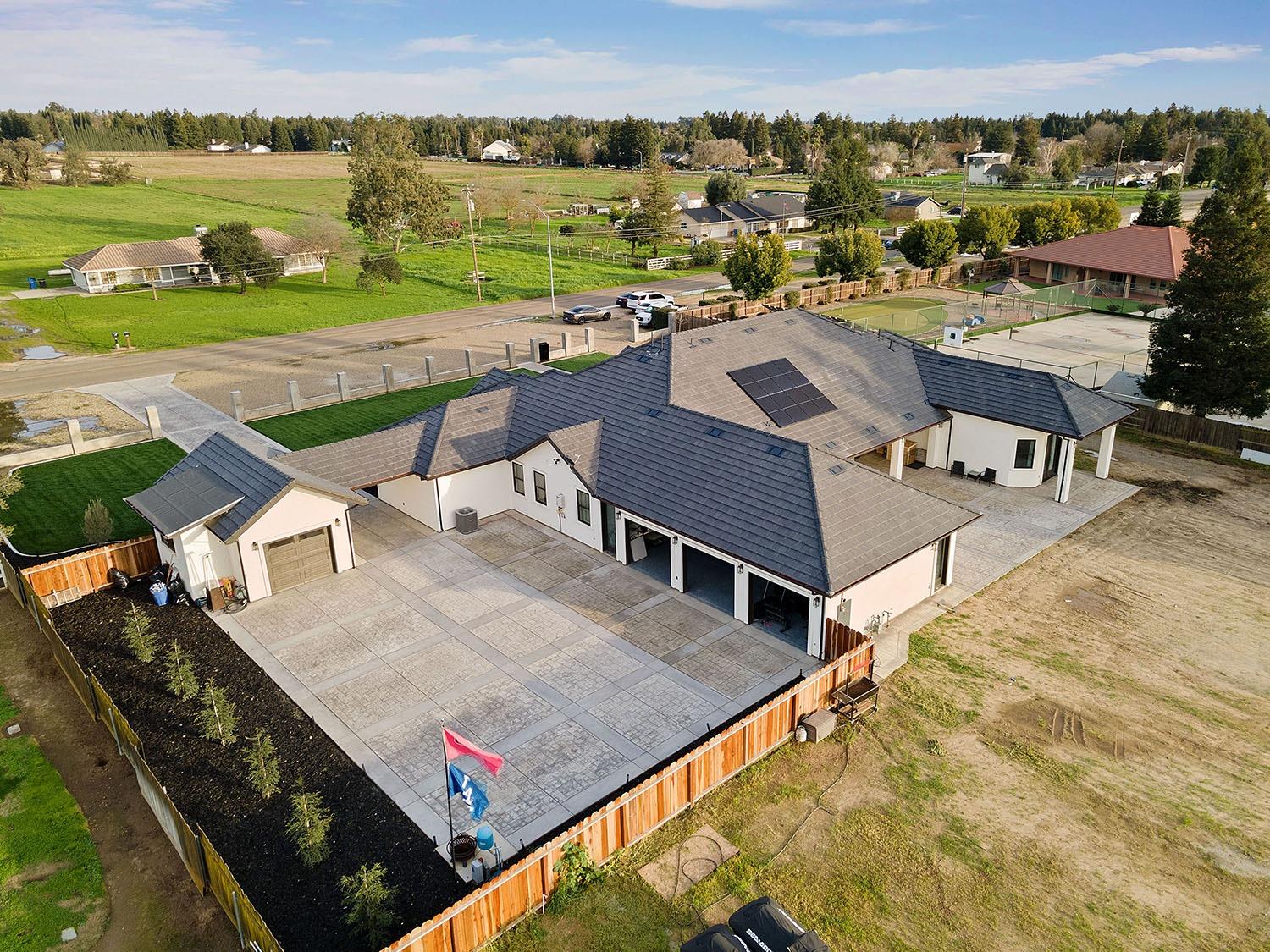 2133 N Quinley Avenue