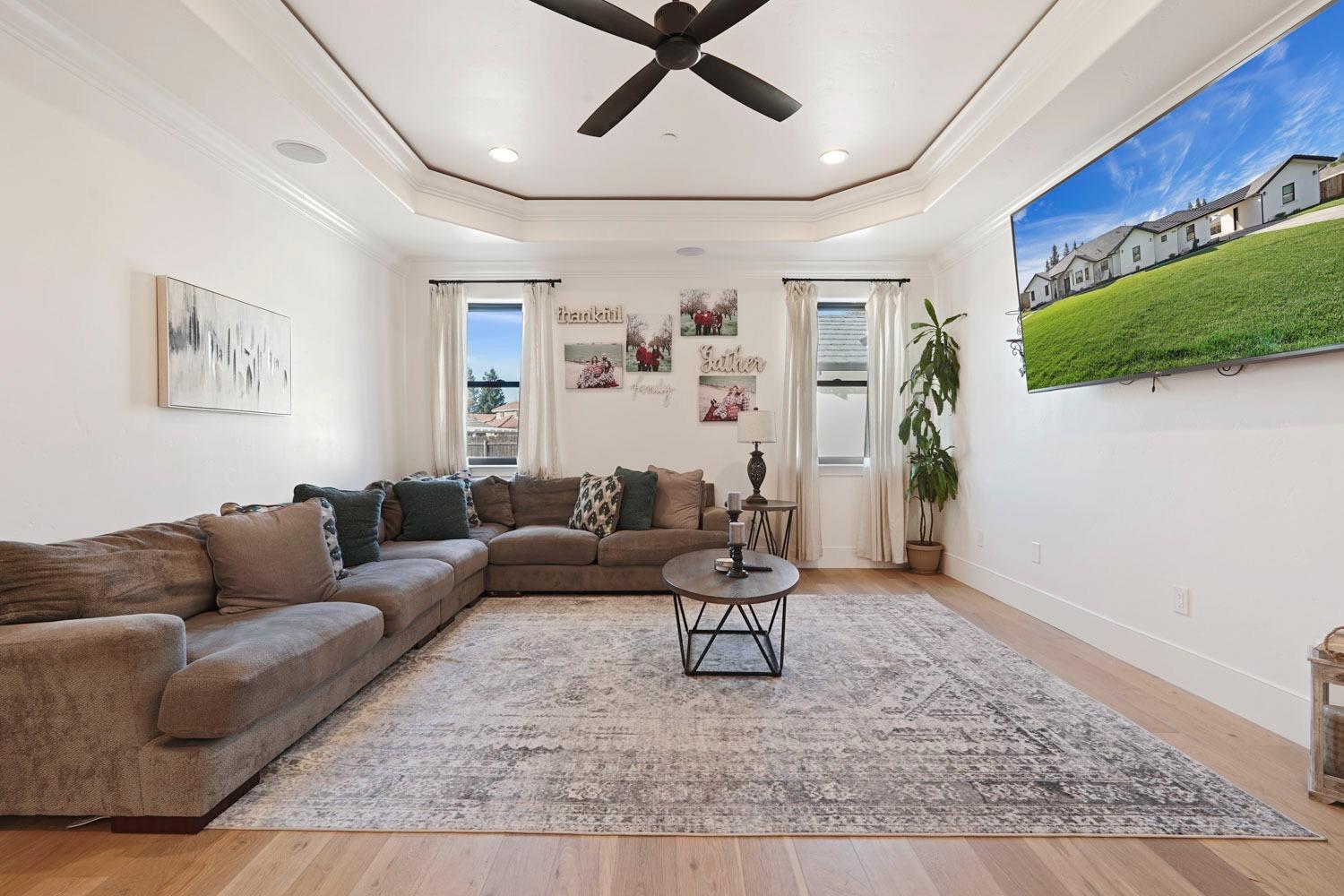 2133 N Quinley Avenue