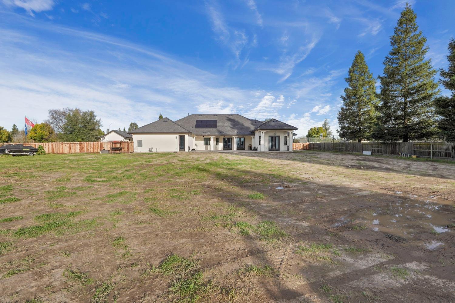 2133 N Quinley Avenue