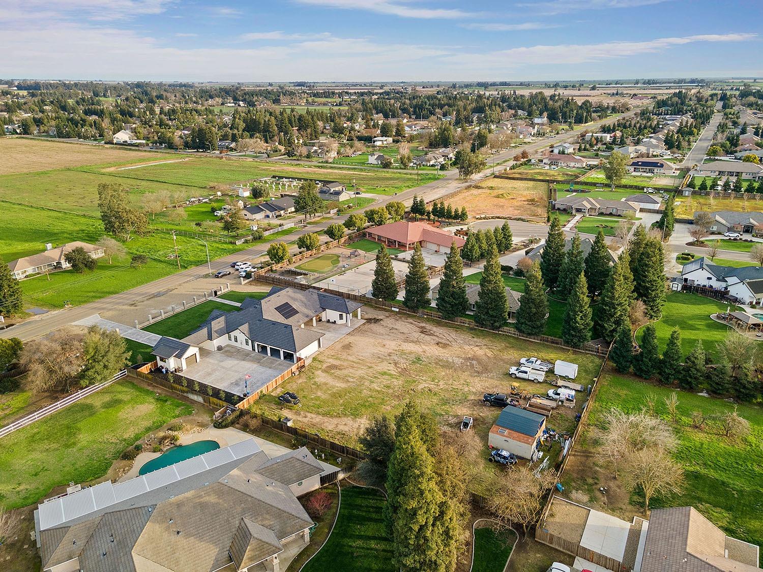 2133 N Quinley Avenue