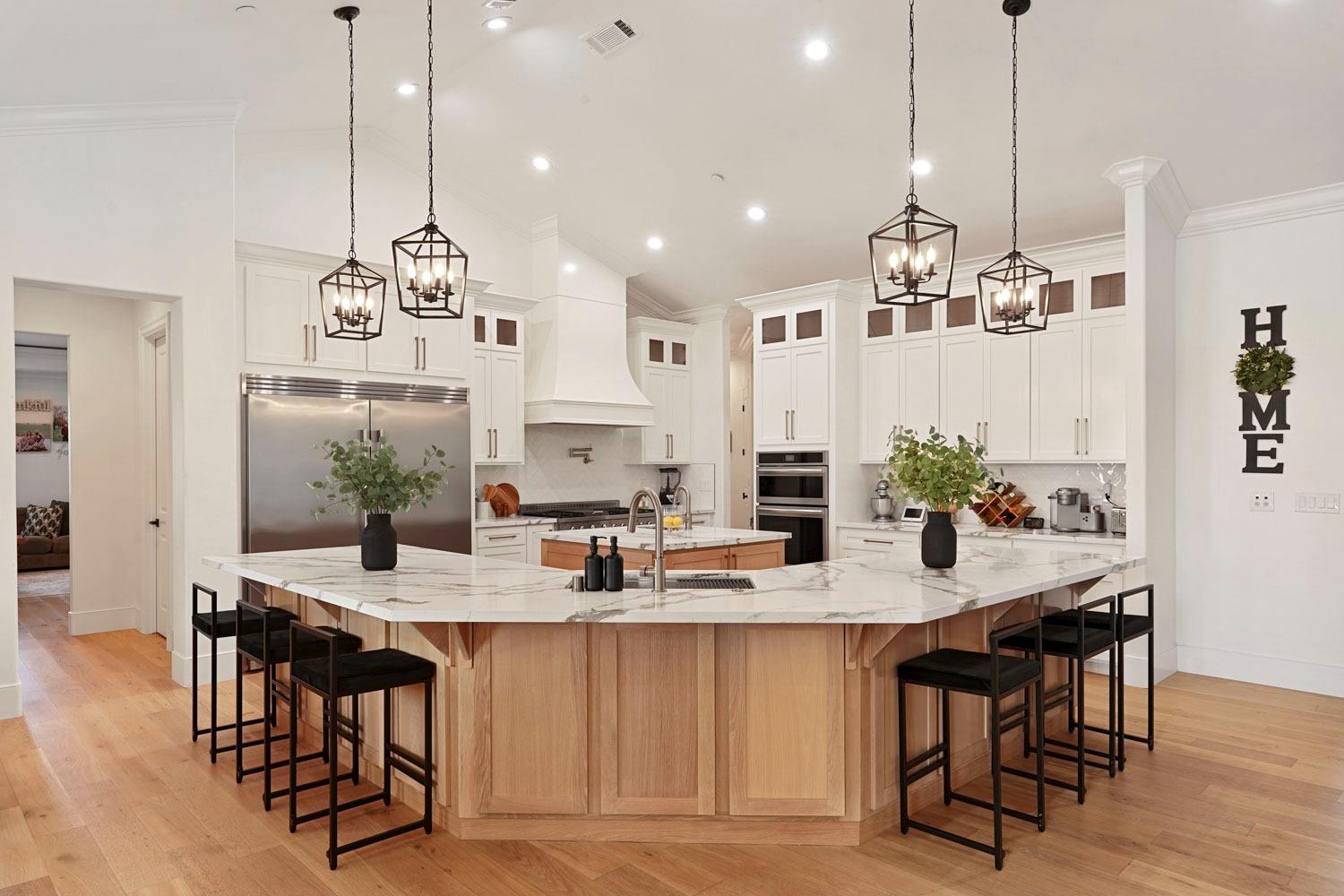 2133 N Quinley Avenue