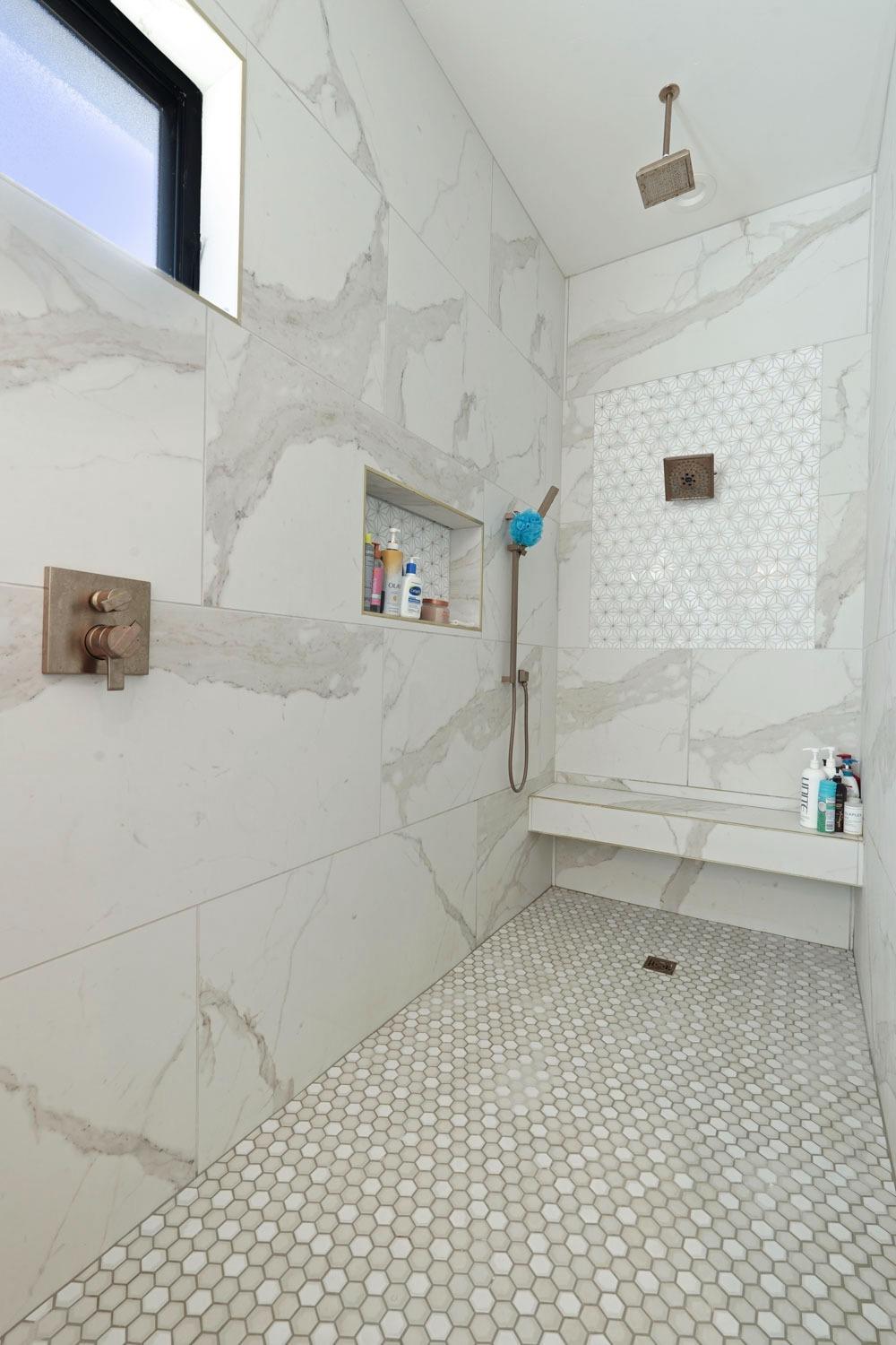 2133 N Quinley Avenue