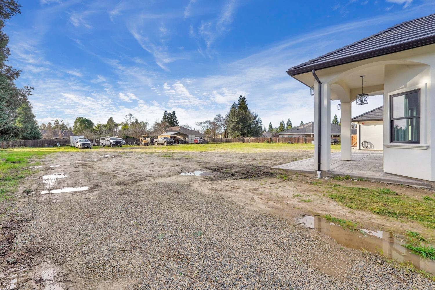 2133 N Quinley Avenue