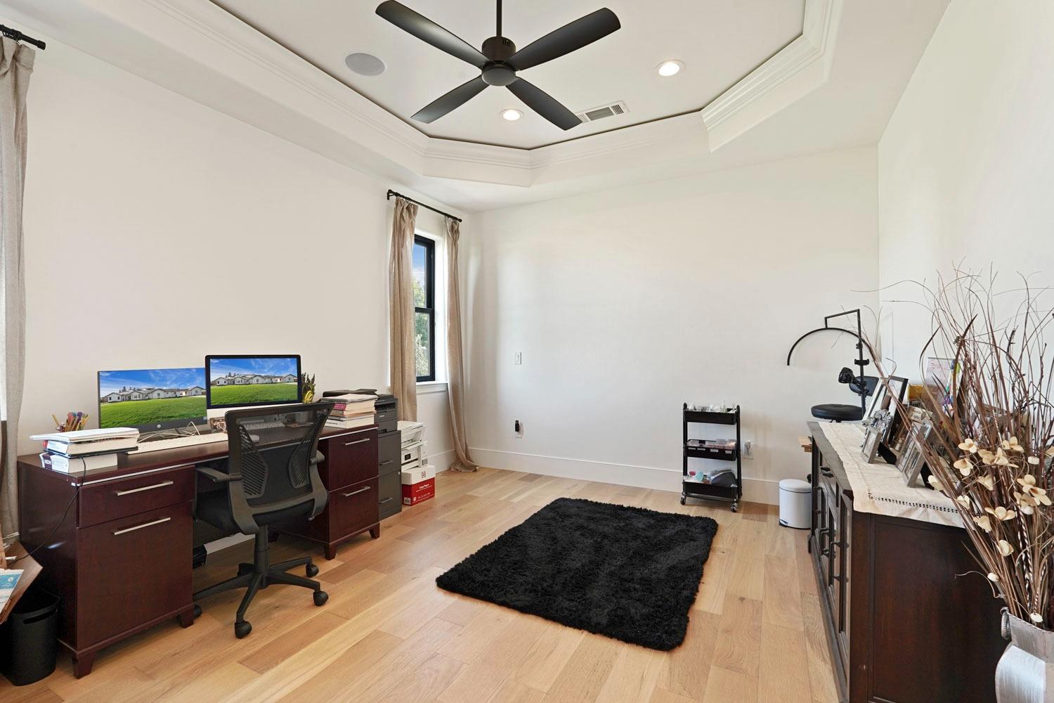 2133 N Quinley Avenue