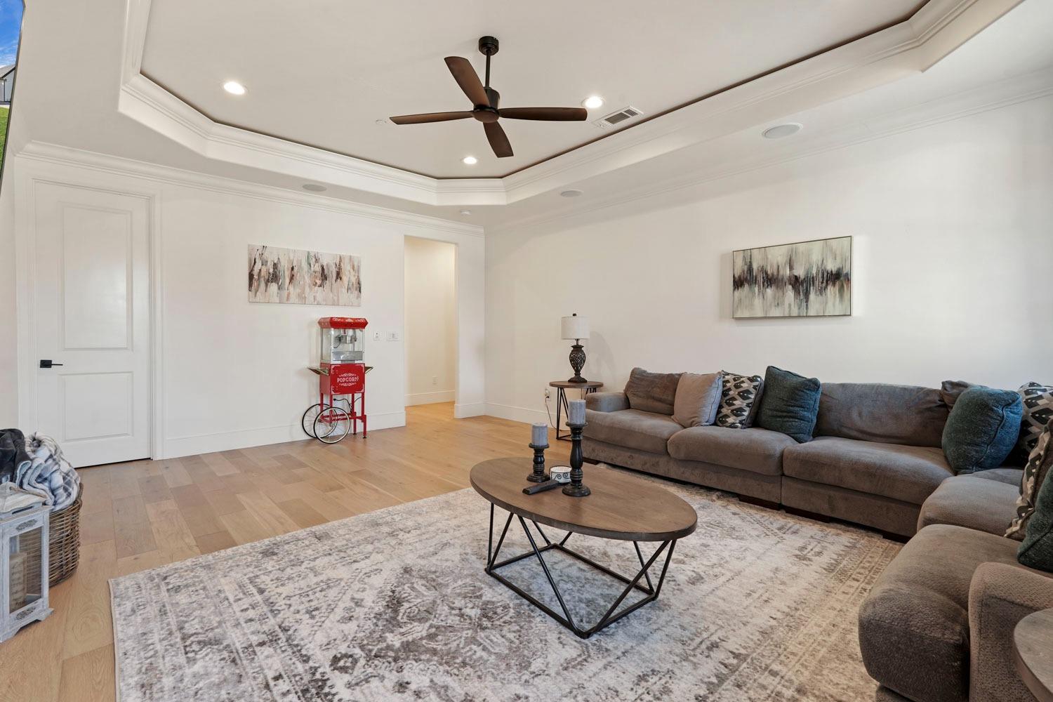 2133 N Quinley Avenue