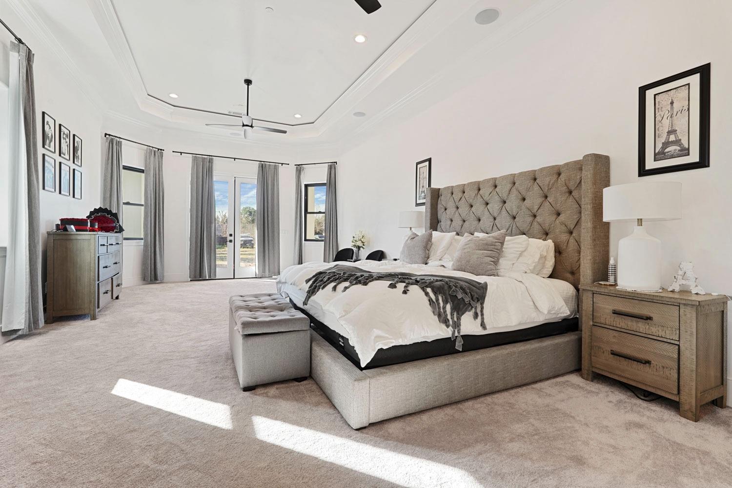 2133 N Quinley Avenue