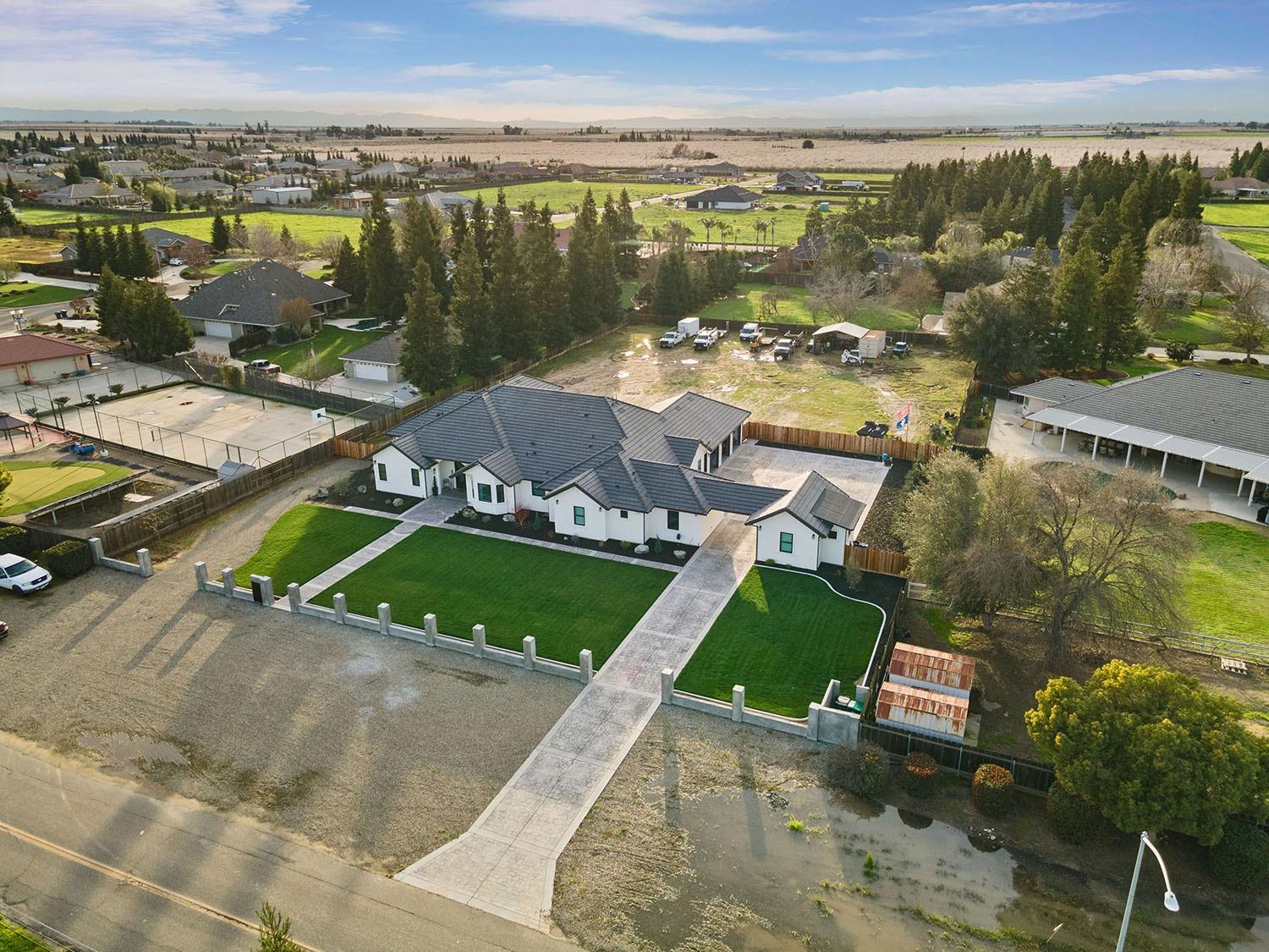 2133 N Quinley Avenue