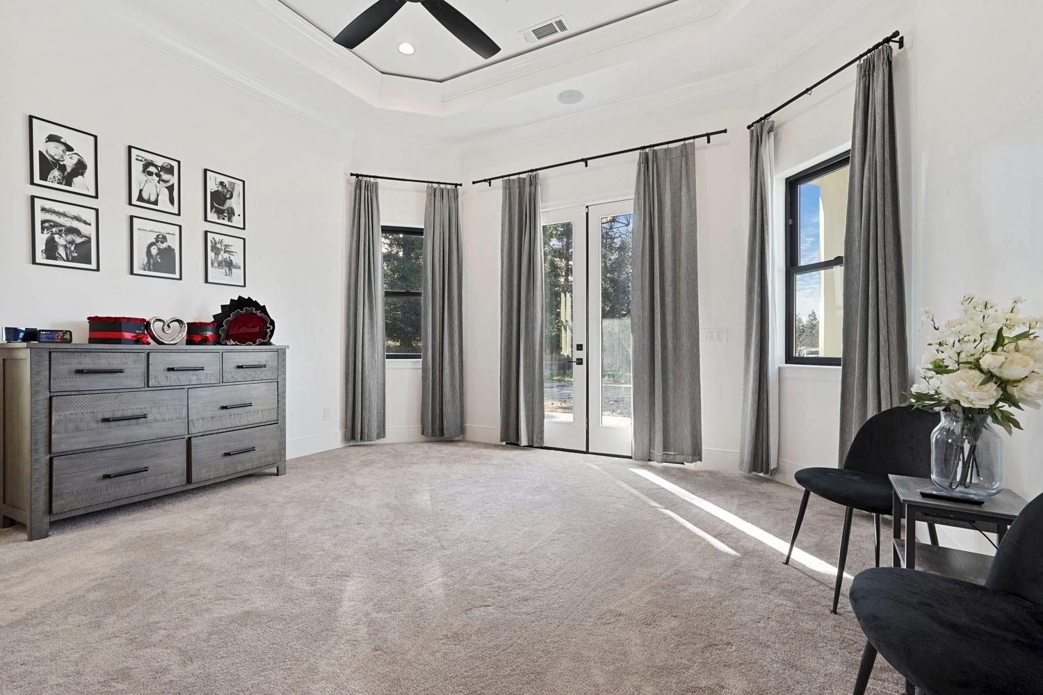 2133 N Quinley Avenue