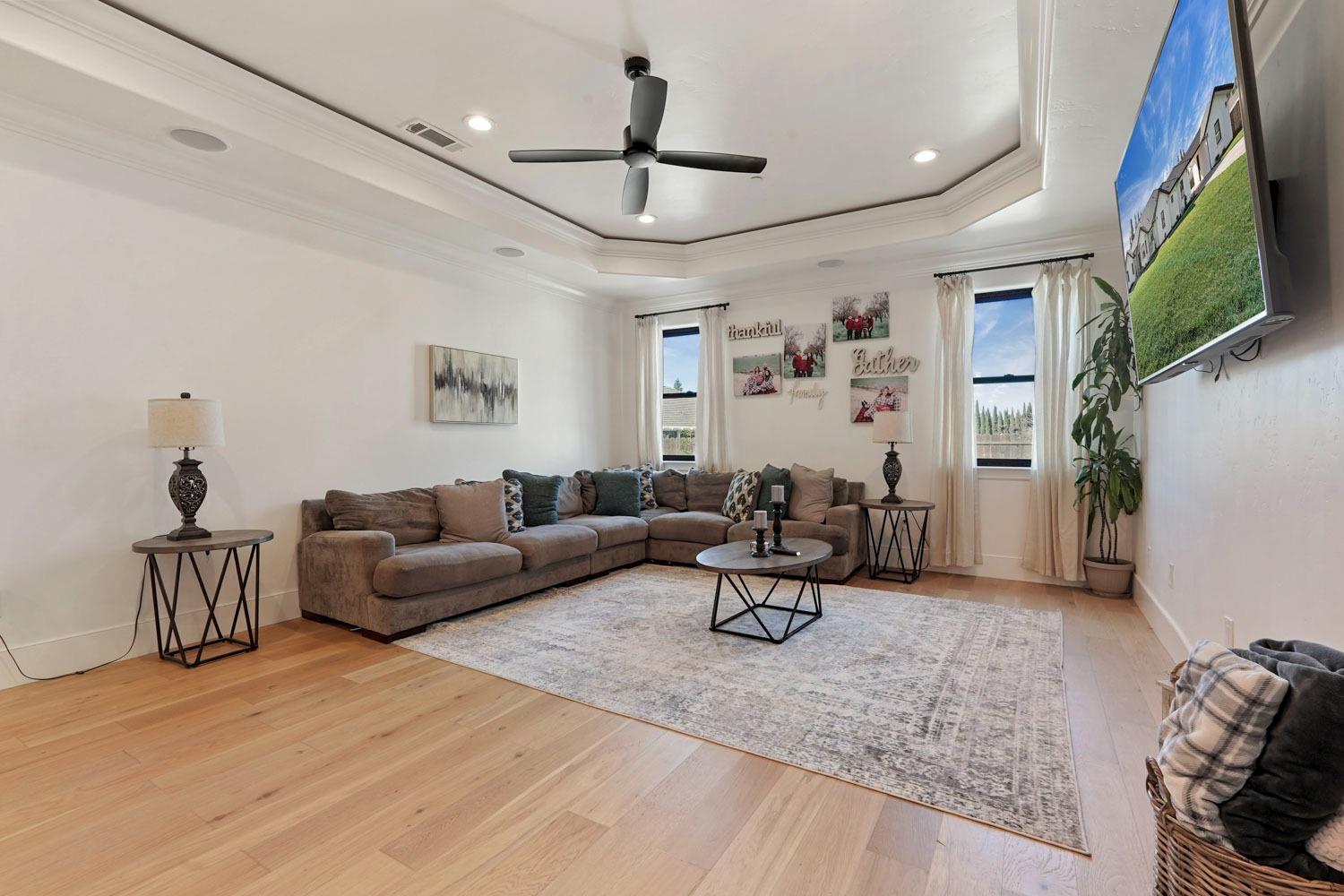 2133 N Quinley Avenue