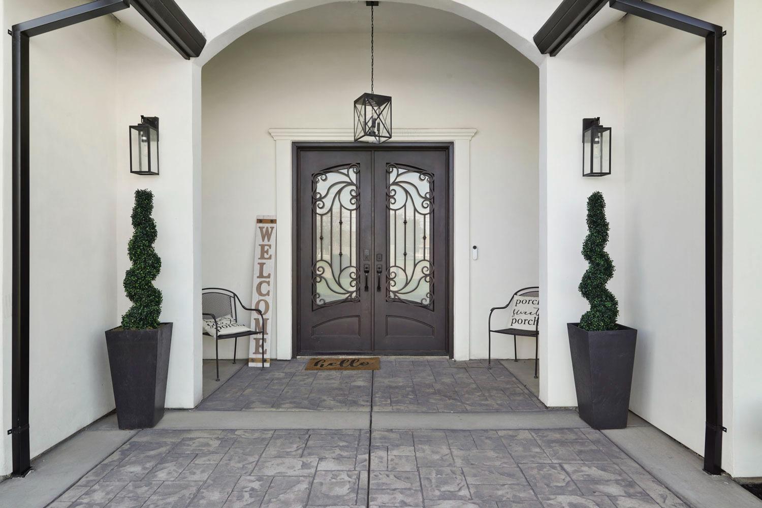 2133 N Quinley Avenue