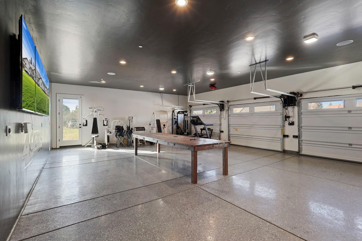 2133 N Quinley Avenue