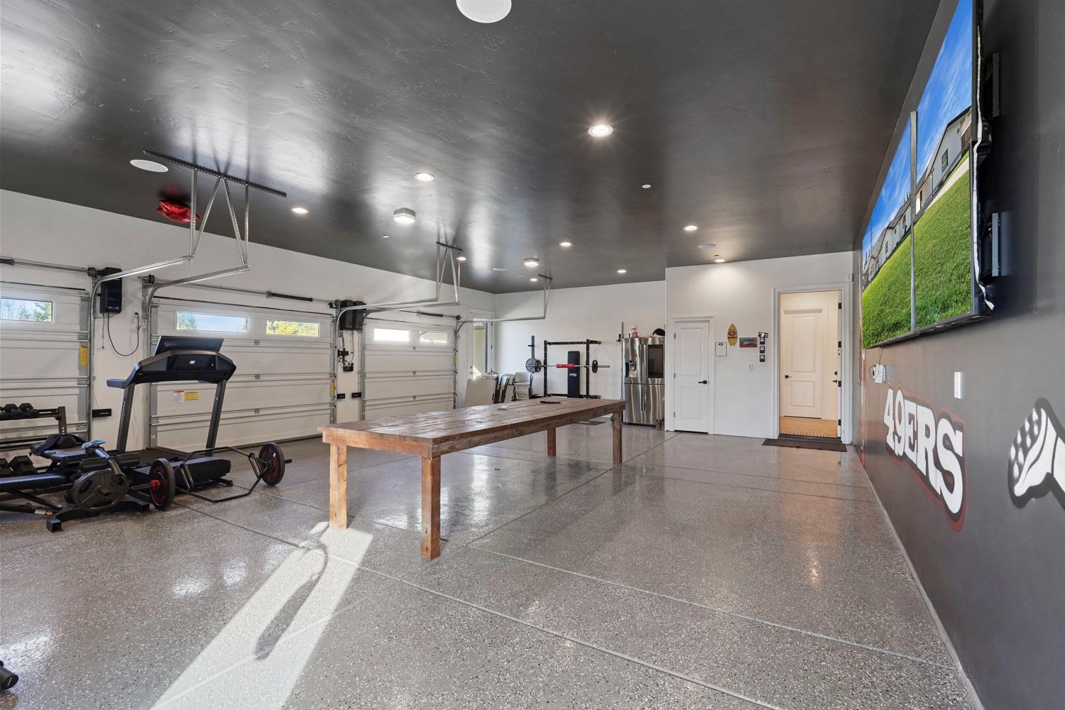 2133 N Quinley Avenue