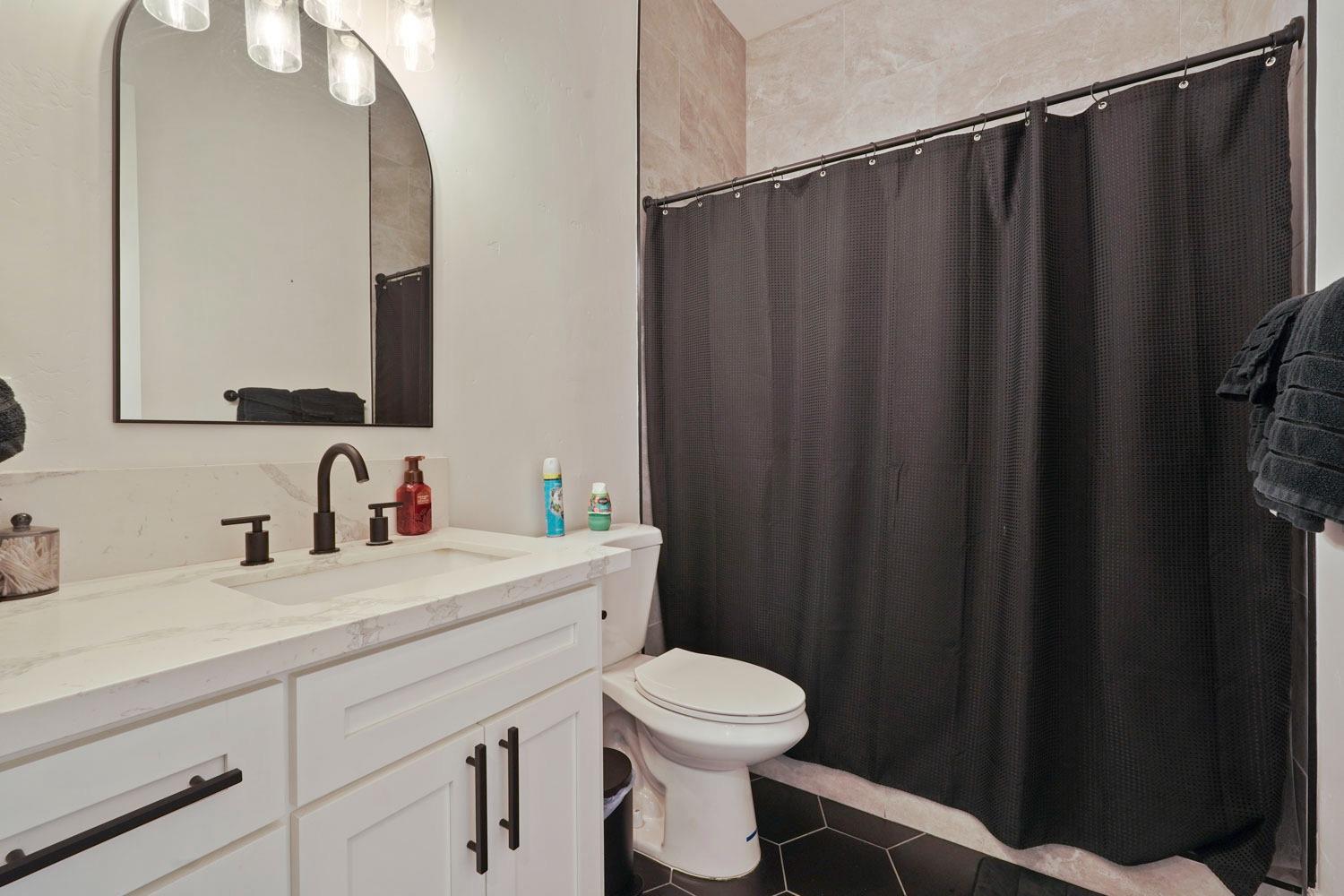 2133 N Quinley Avenue