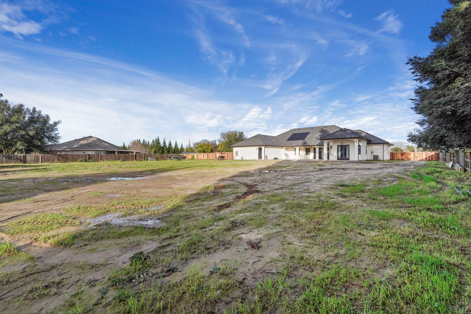 2133 N Quinley Avenue