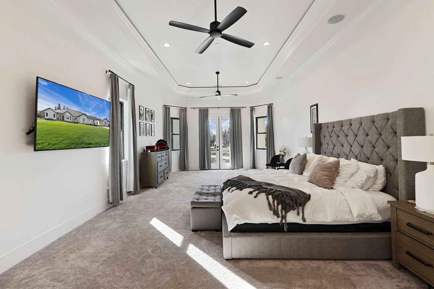 2133 N Quinley Avenue