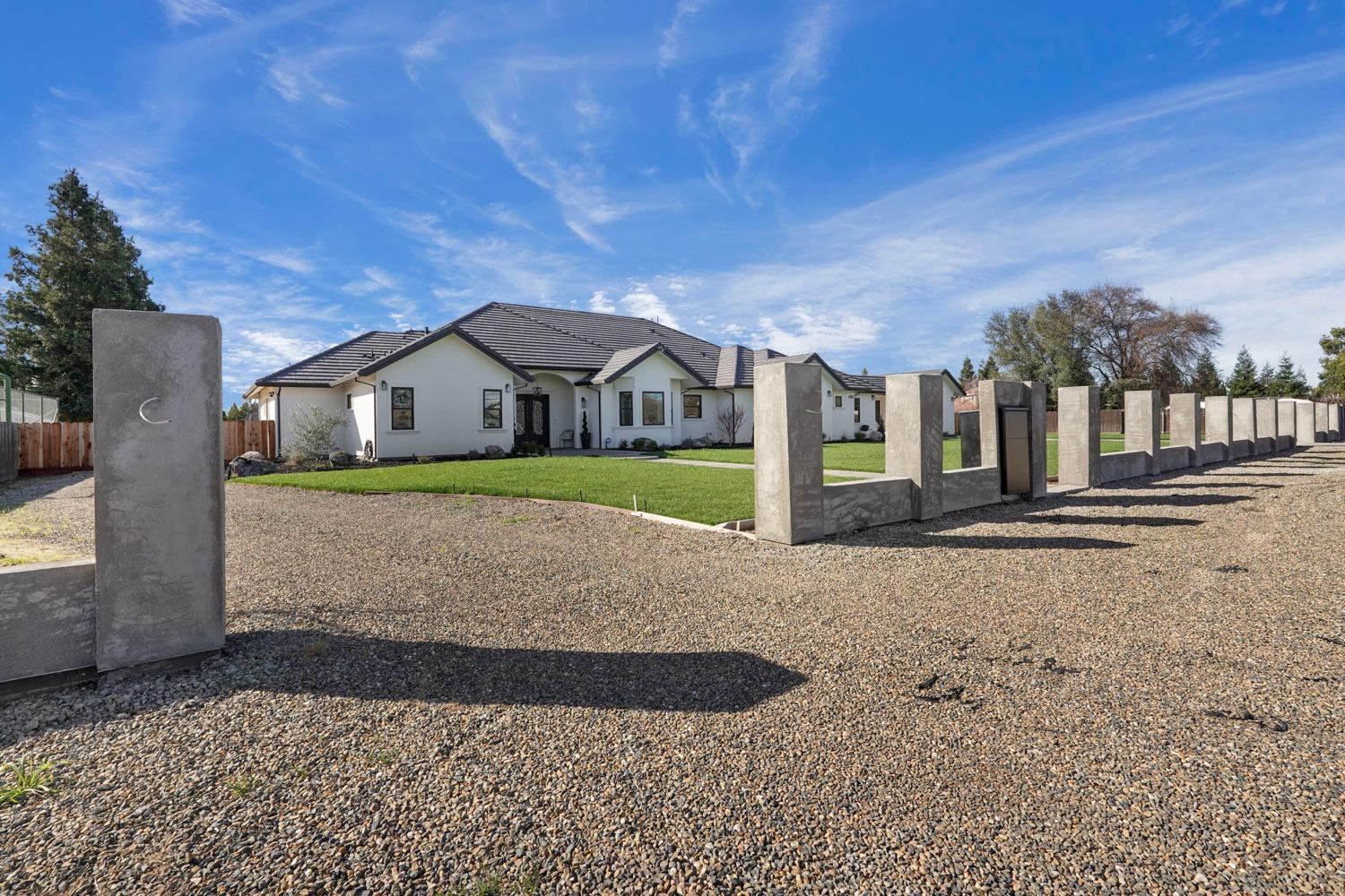 2133 N Quinley Avenue