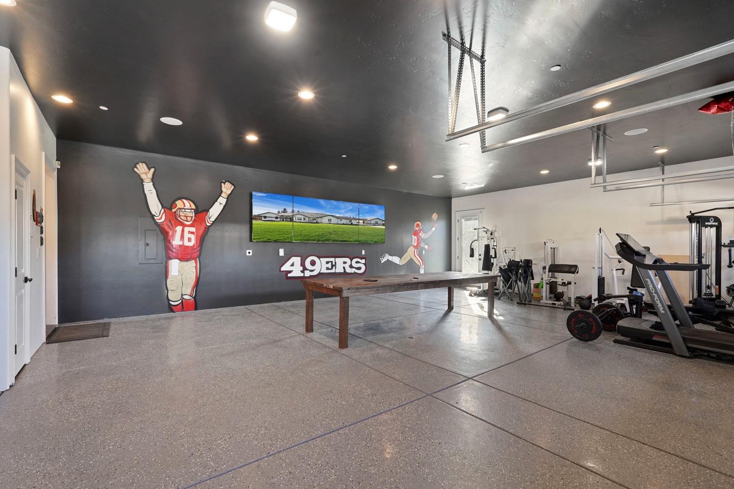 2133 N Quinley Avenue