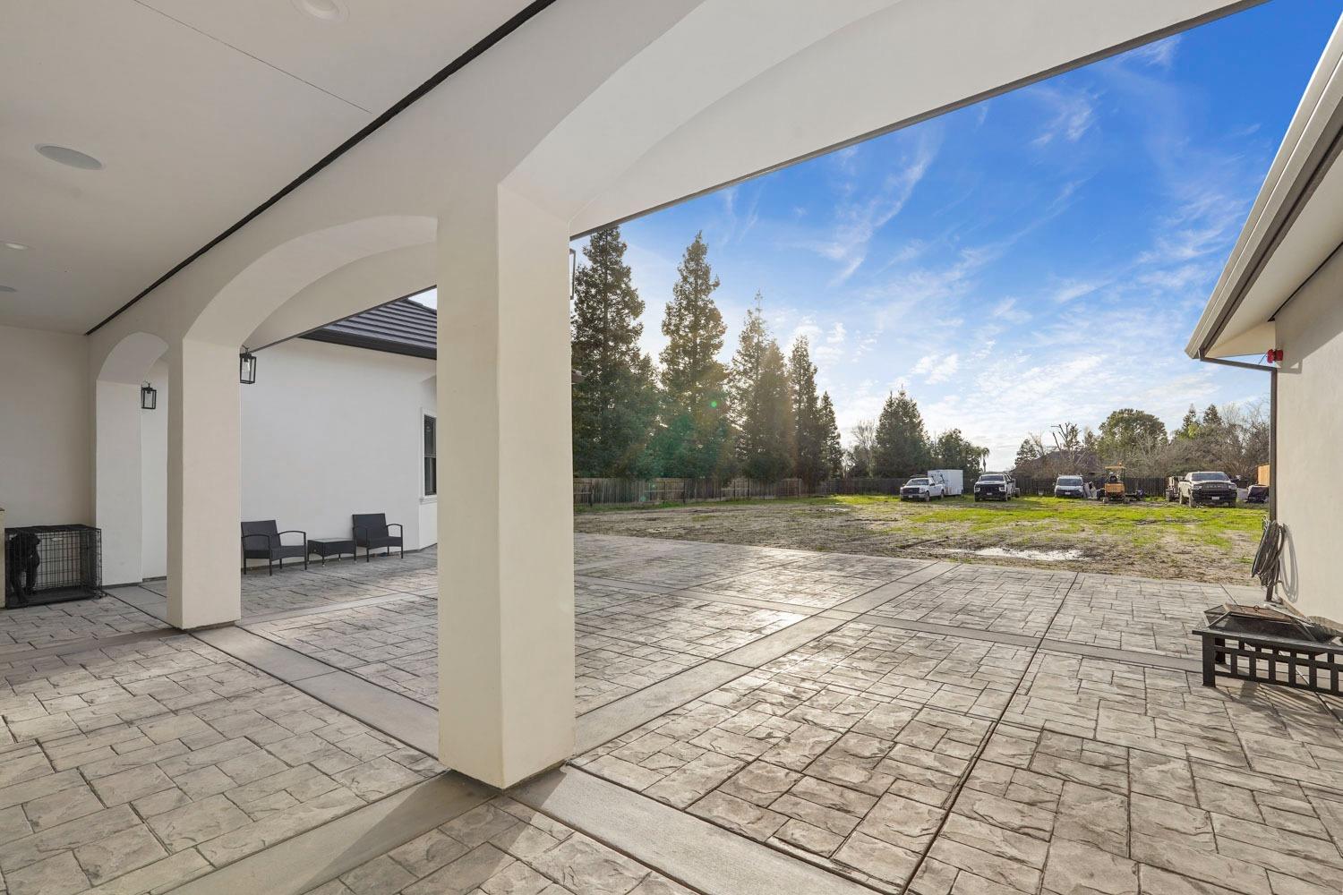 2133 N Quinley Avenue