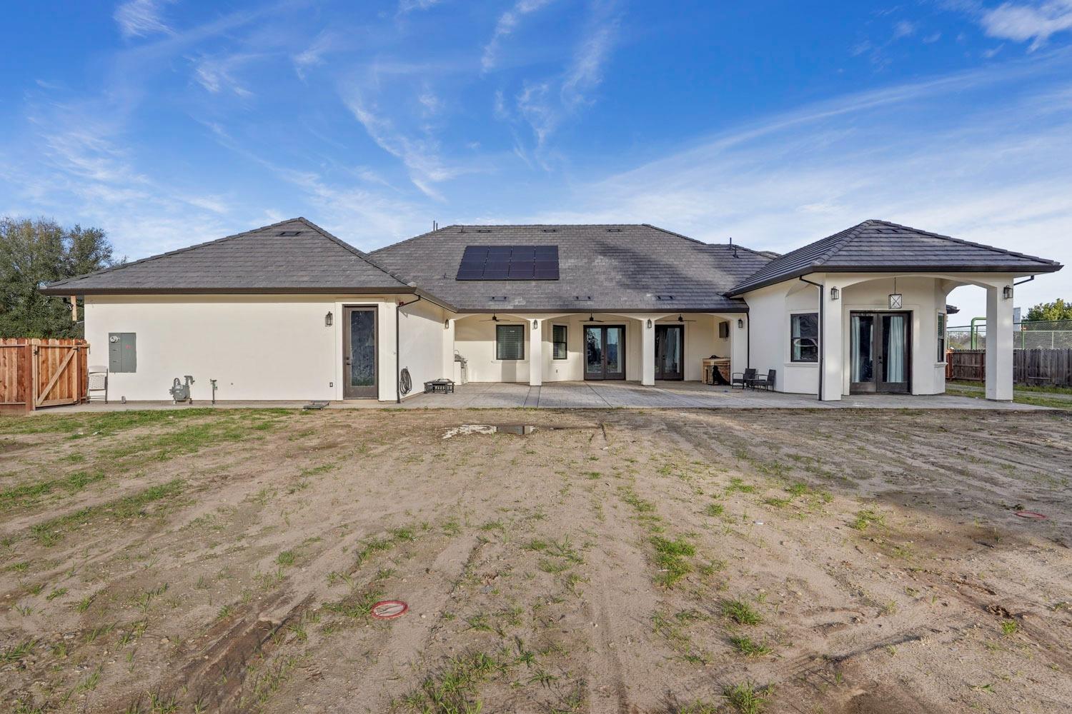 2133 N Quinley Avenue