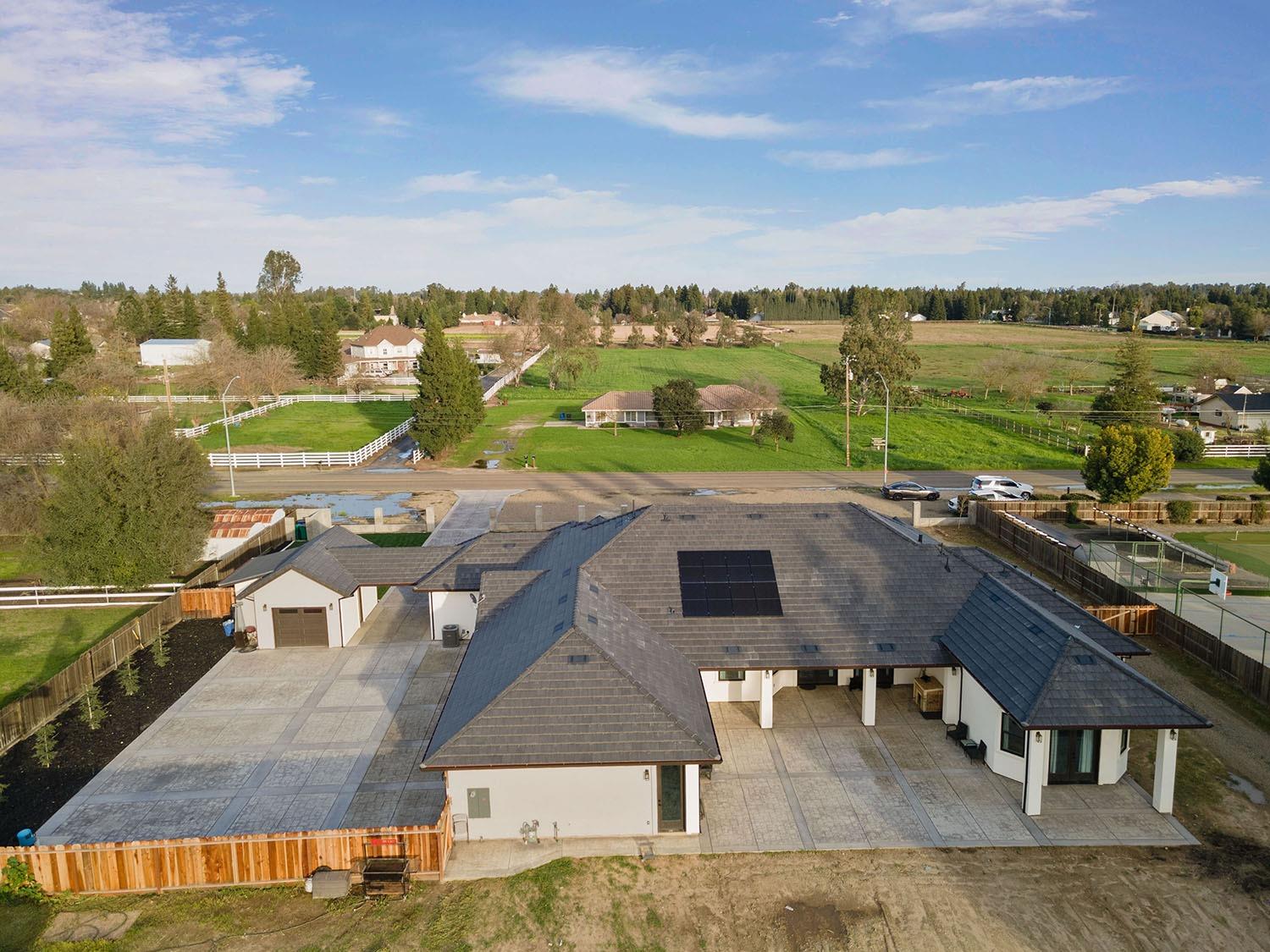 2133 N Quinley Avenue