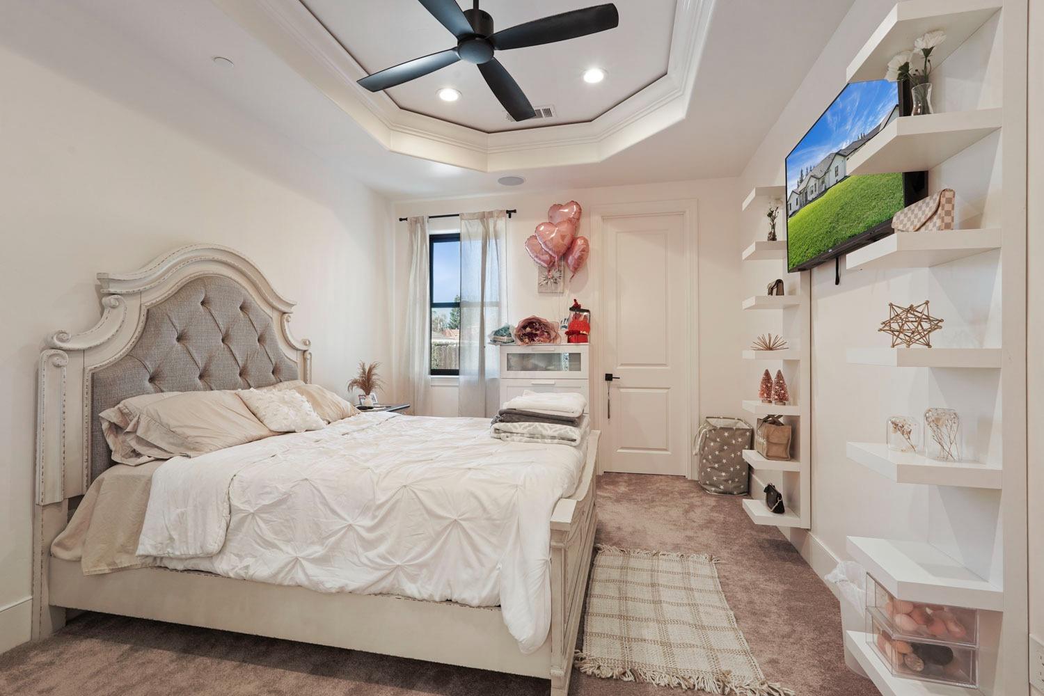 2133 N Quinley Avenue