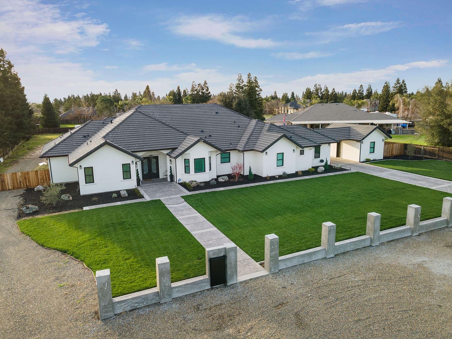 2133 N Quinley Avenue