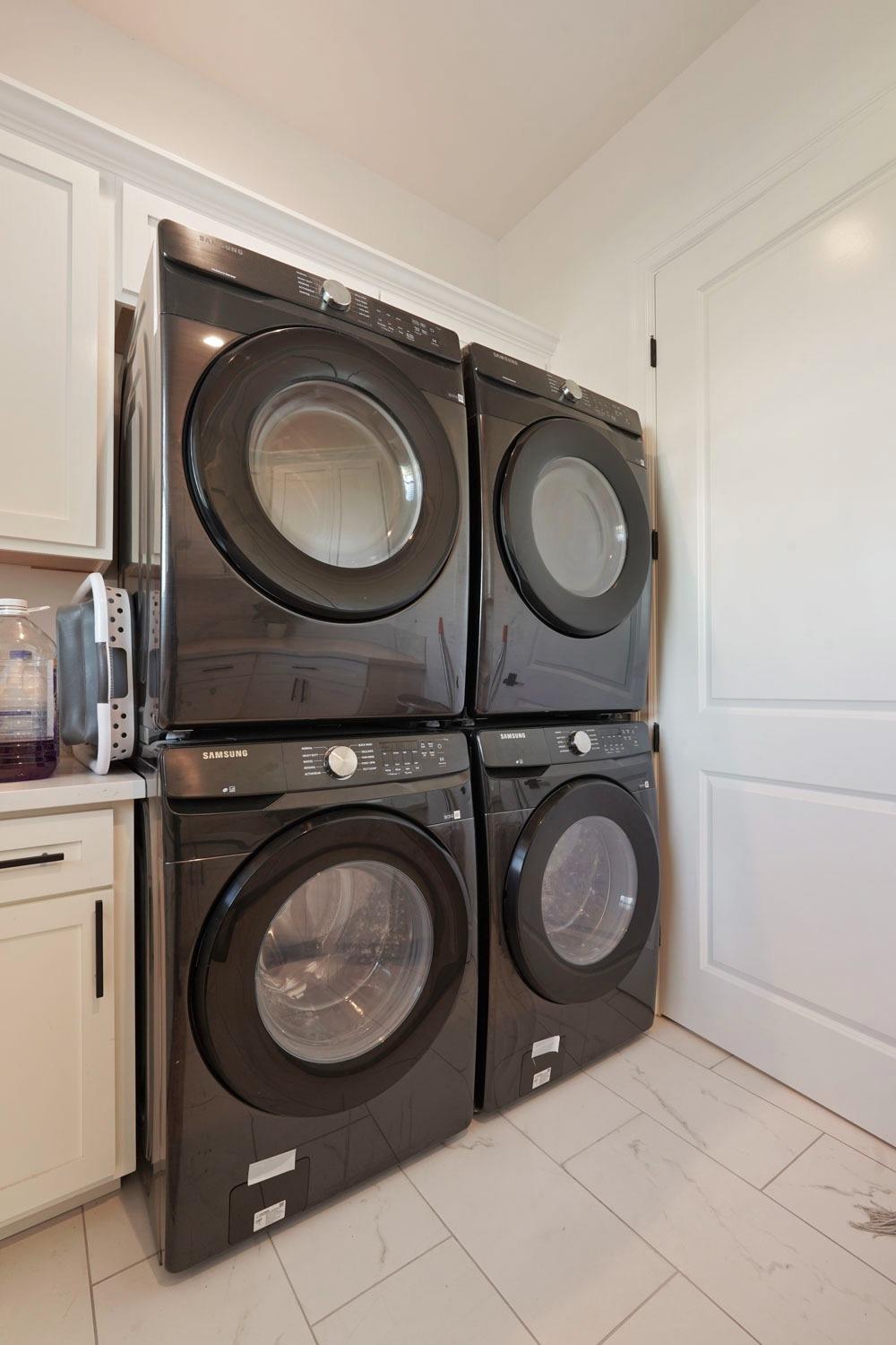 2133 N Quinley Avenue