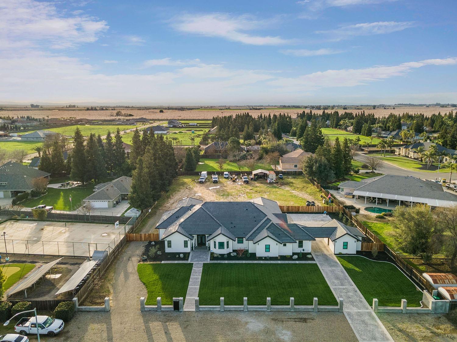 2133 N Quinley Avenue