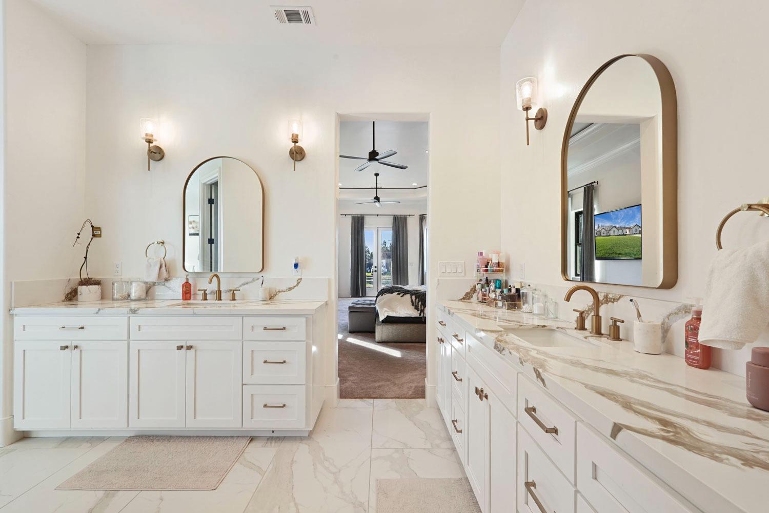 2133 N Quinley Avenue