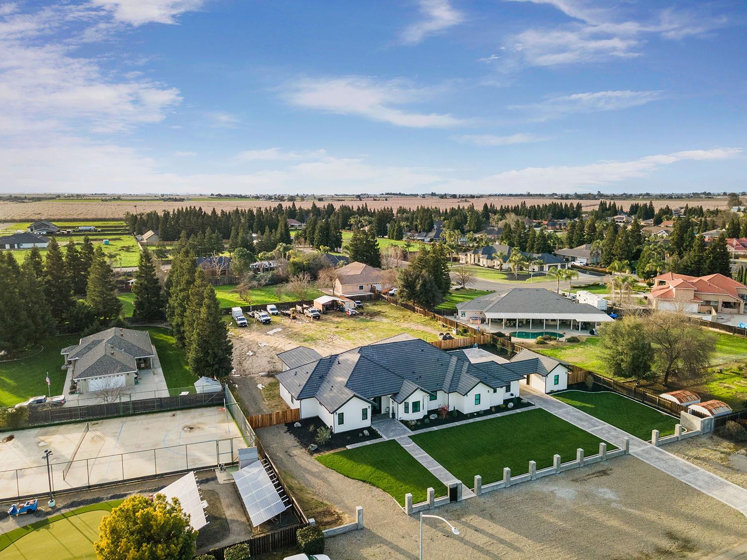 2133 N Quinley Avenue