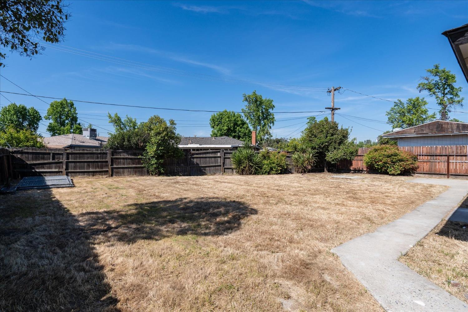 4842 E Floradora Avenue