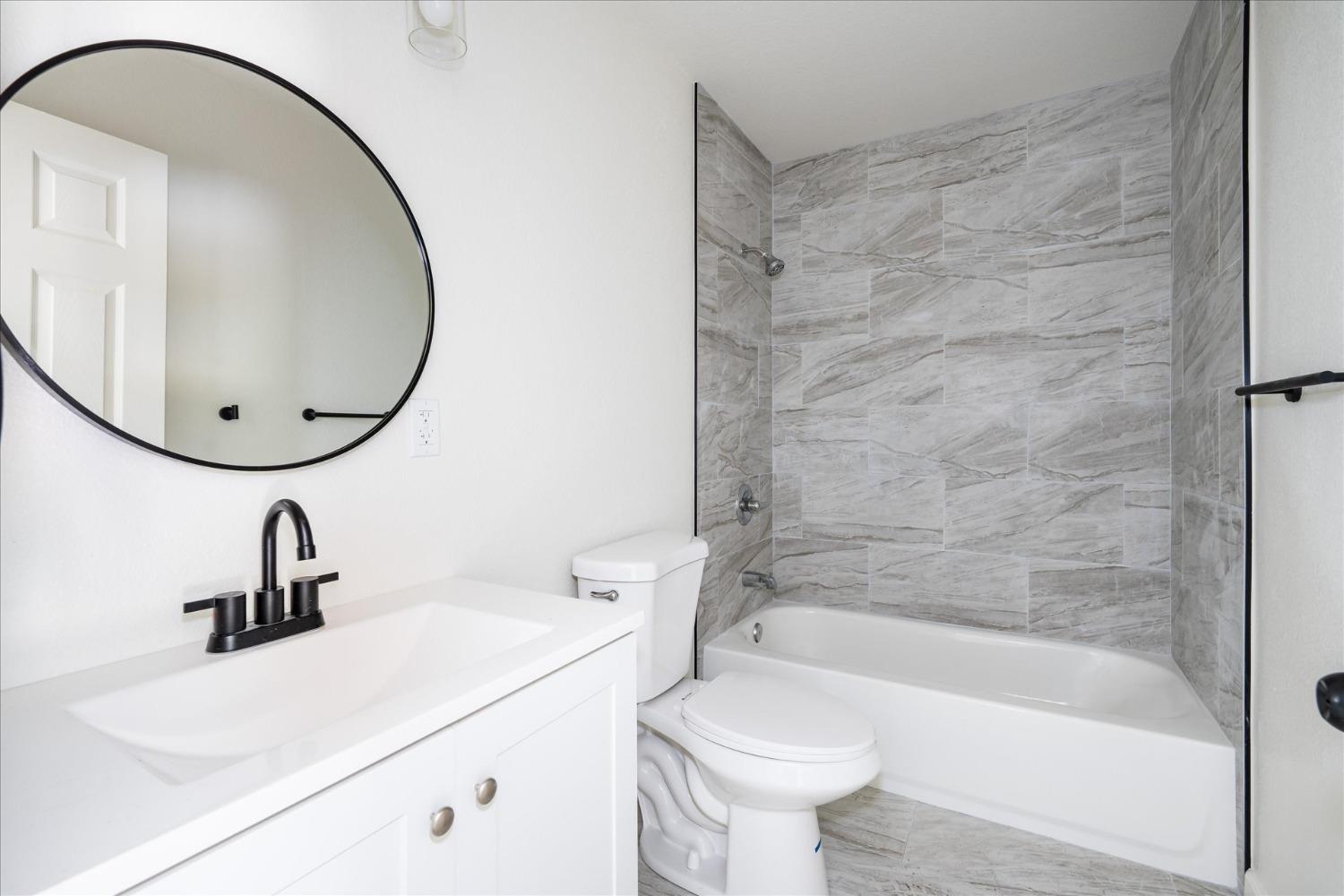 4842 E Floradora Avenue