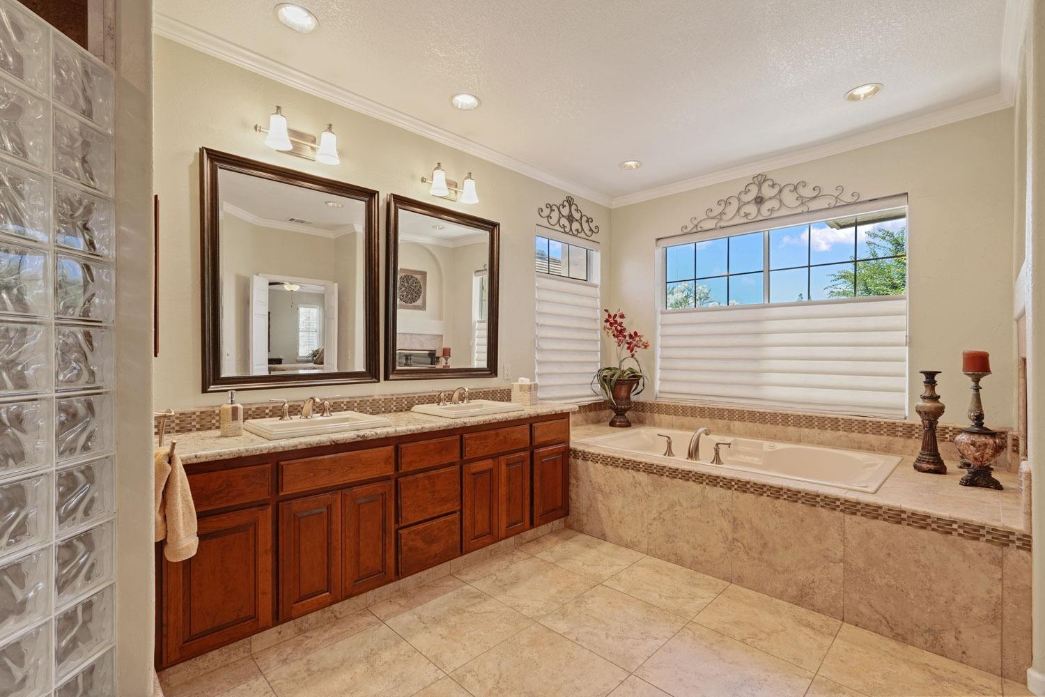 3441 Gleneagles Drive