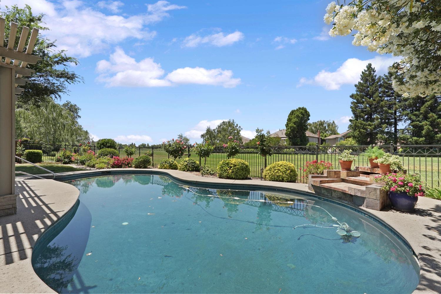 3441 Gleneagles Drive