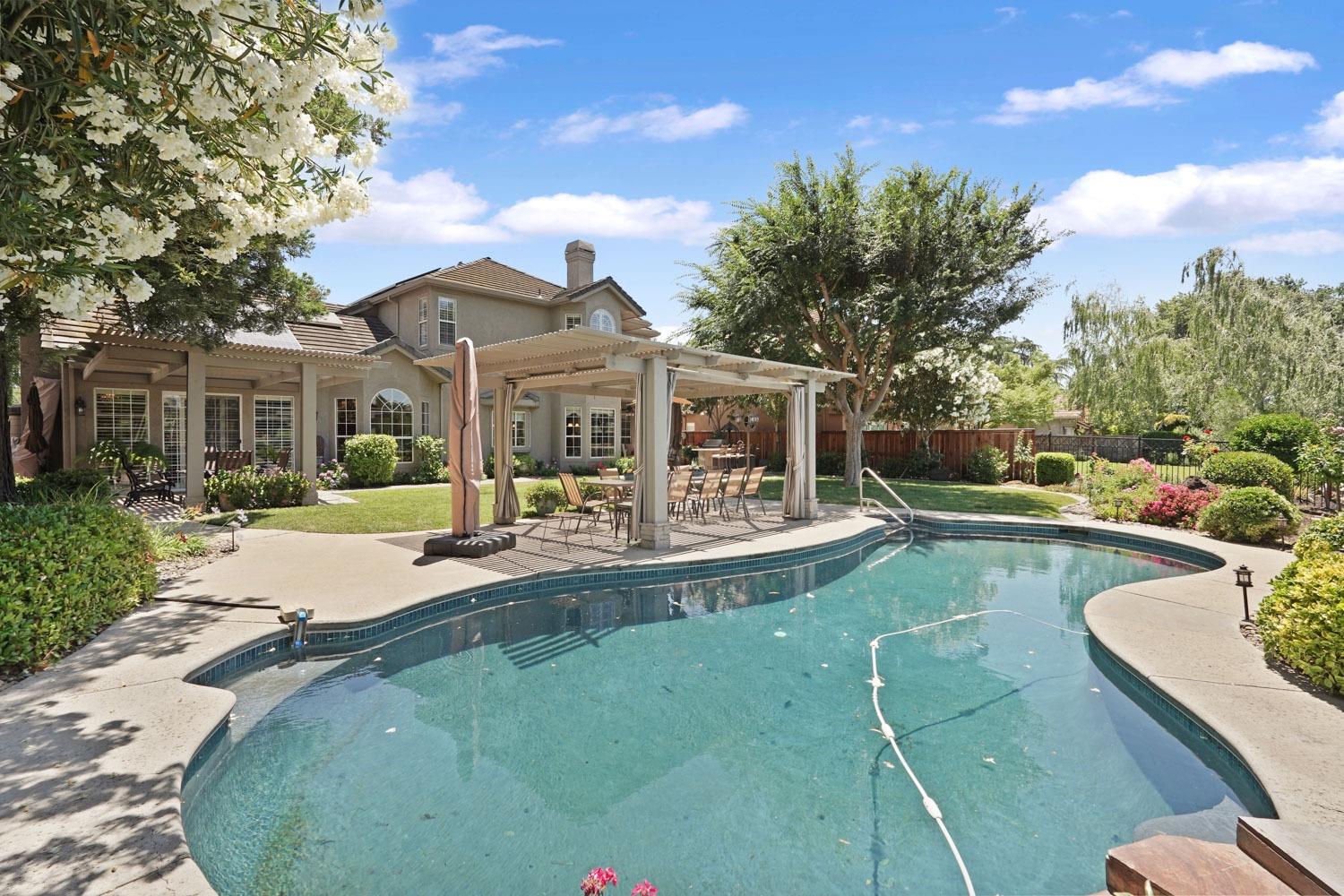 3441 Gleneagles Drive