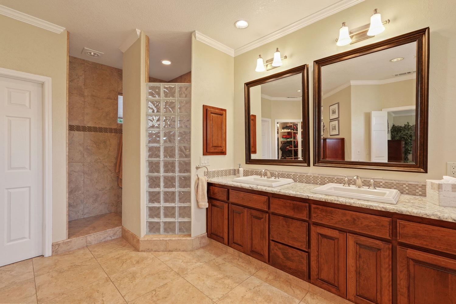 3441 Gleneagles Drive