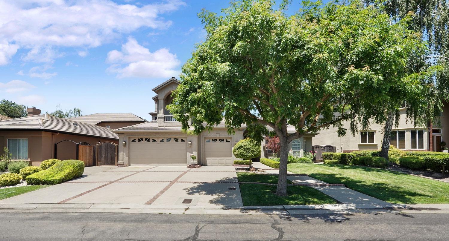 3441 Gleneagles Drive