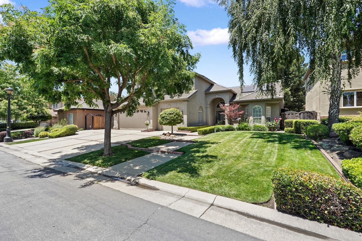 3441 Gleneagles Drive