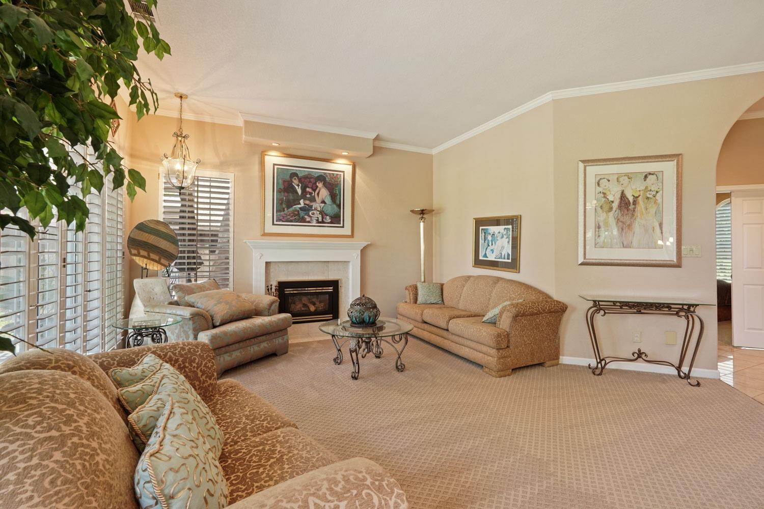 3441 Gleneagles Drive