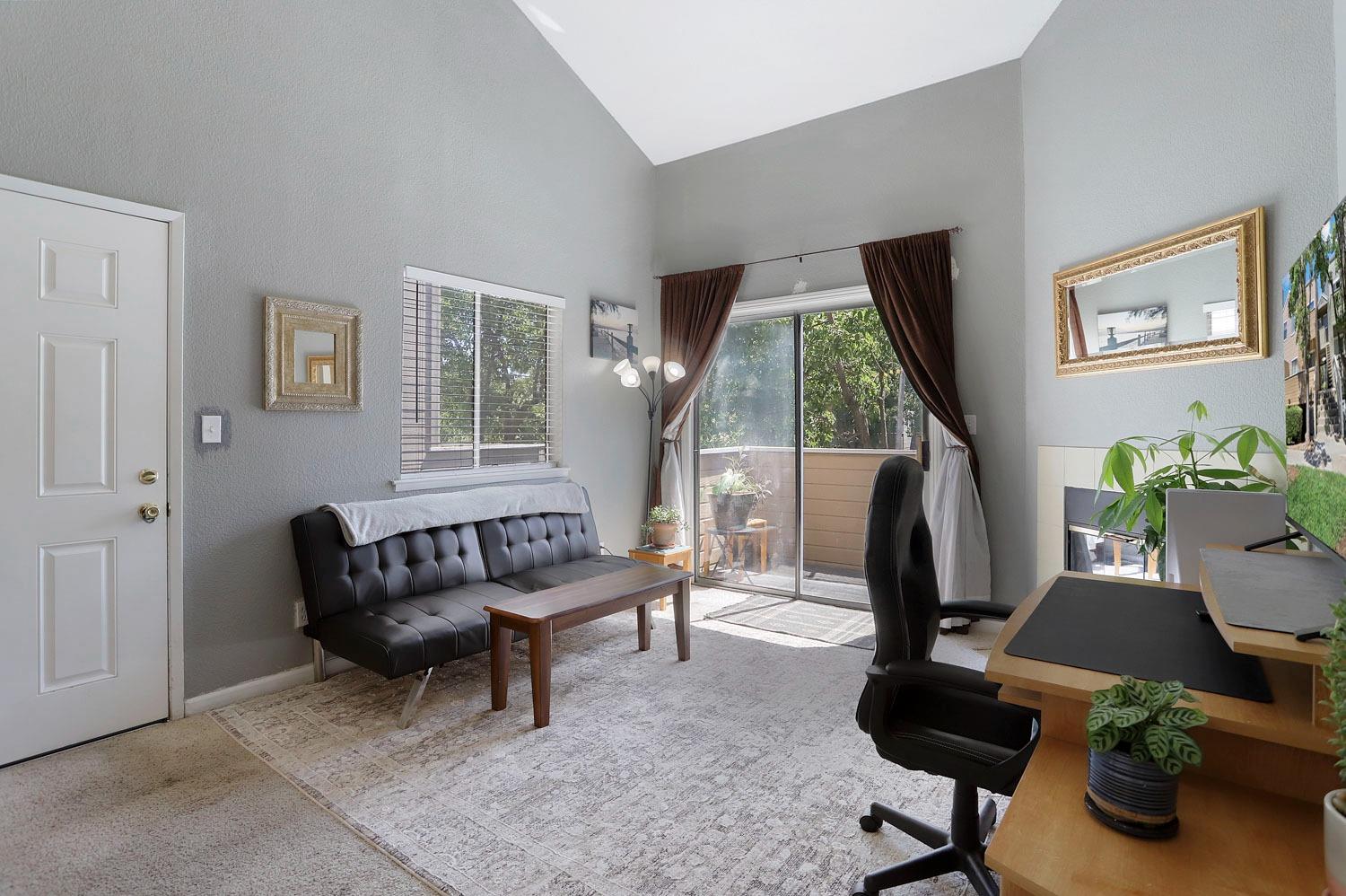 1019 Dornajo Way 224