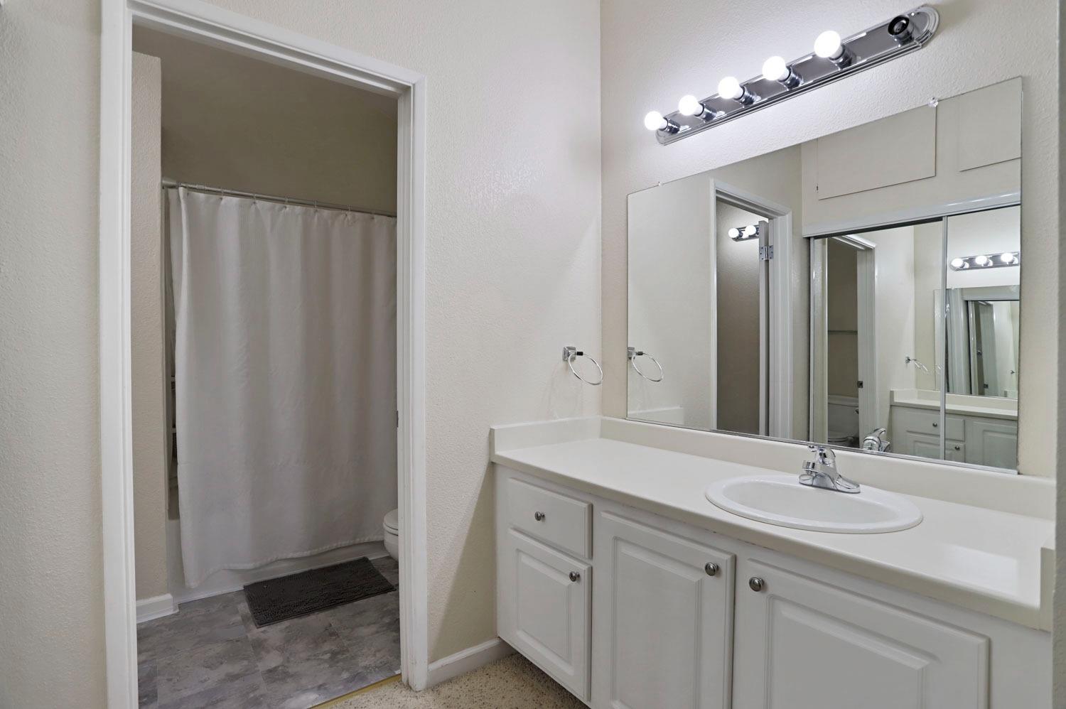 1019 Dornajo Way 224