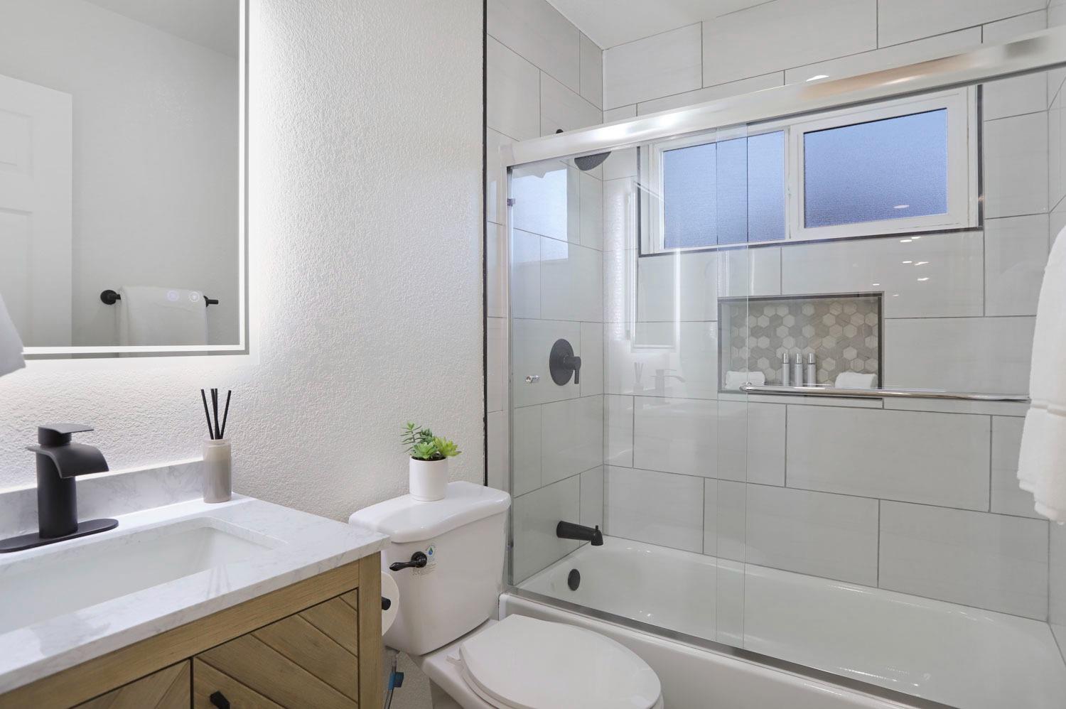 3913 Thornhill Drive