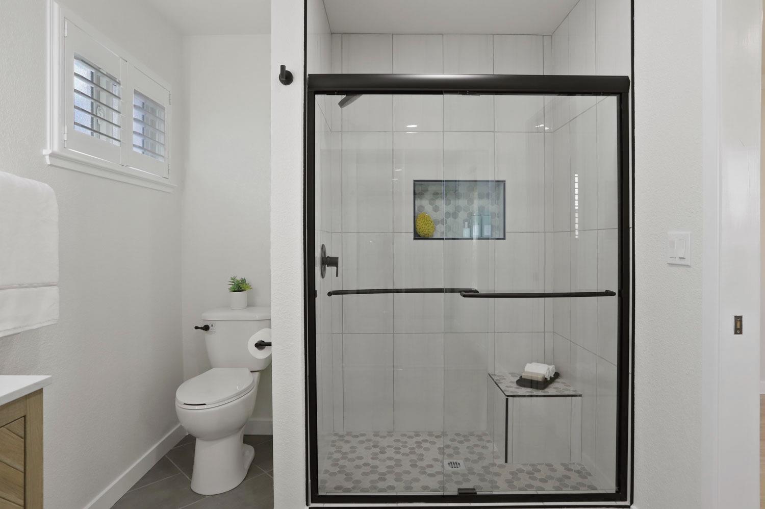 3913 Thornhill Drive